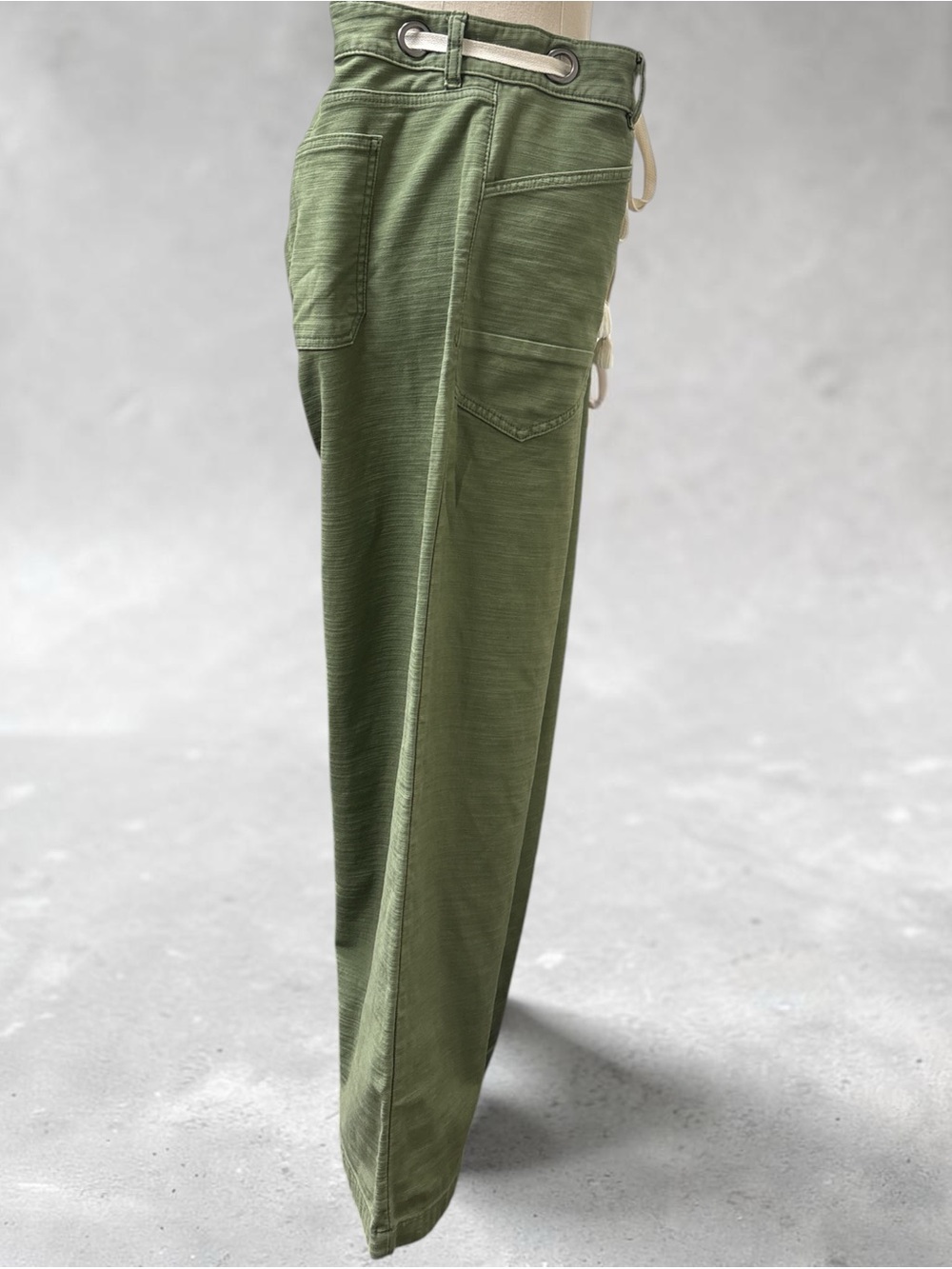 *NWOT* FESTI Olive Green Cropped Women's Jeans with Utility Pockets